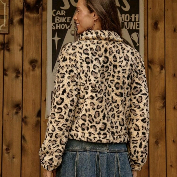 Women's Casual Leopard Print Button Front Jacket For Dai - Picture 2 of 3